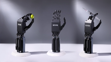 DexHand021 Pro CES 2026 首秀:以高性能高性价比重新定义科研级灵巧手标准 DexHand021 Pro CES 2026 首秀:以高性能高性价比重新定义科研级灵巧手标准